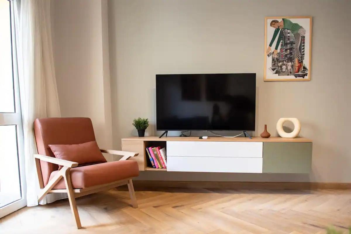 Grey L Downtown Ouzonian House Apartment Kairo