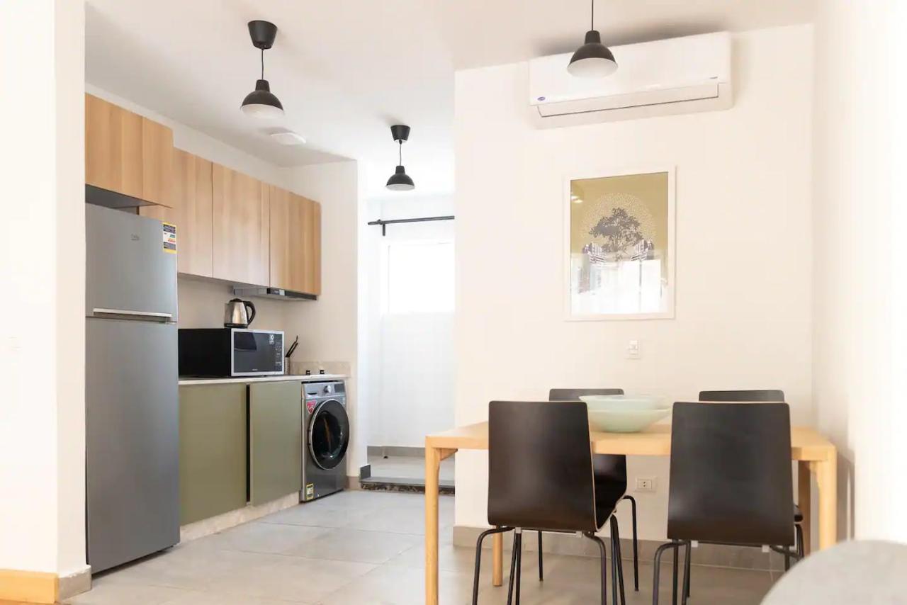 Apartment Grey L Downtown Ouzonian House