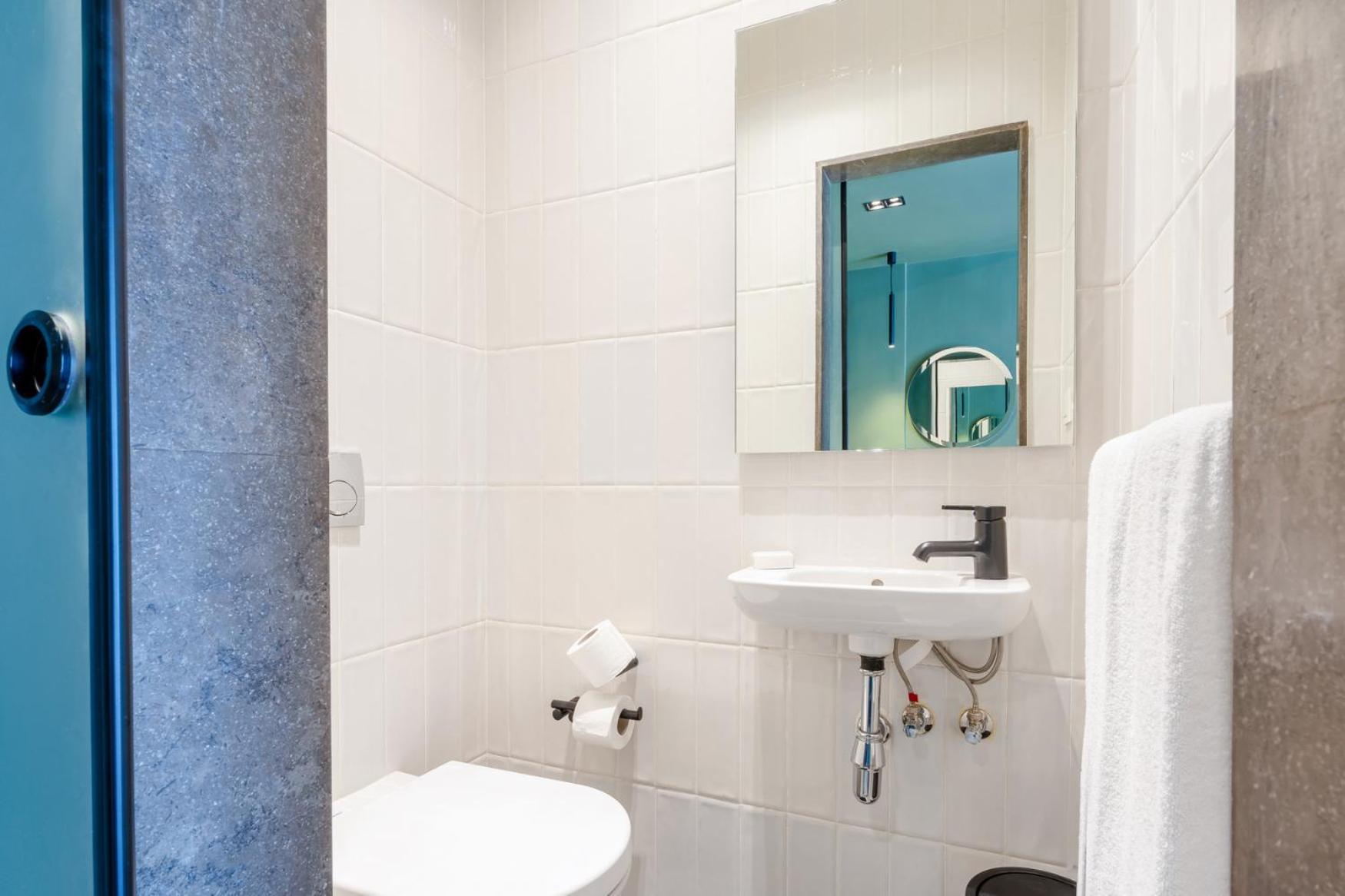 Apartment Grey L Downtown Ouzonian House