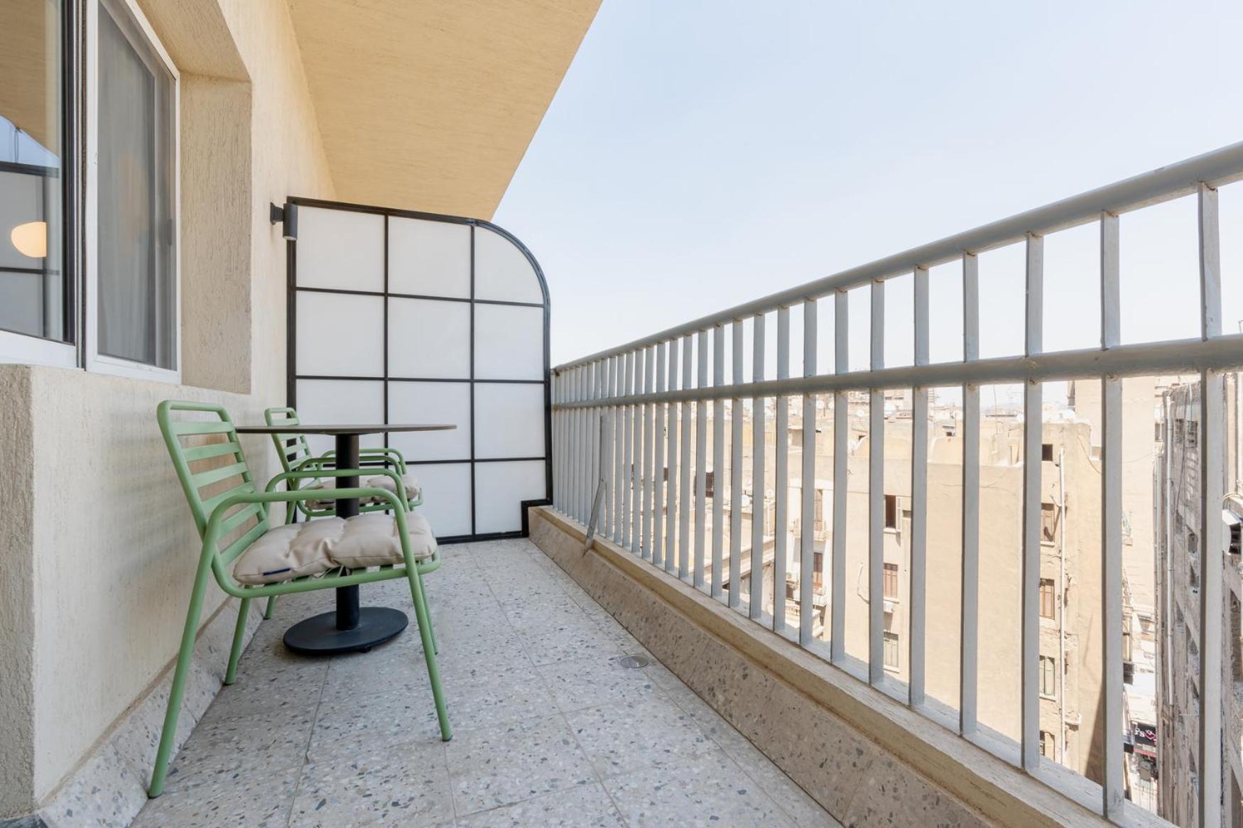 Apartment Grey L Downtown Ouzonian House Kairo