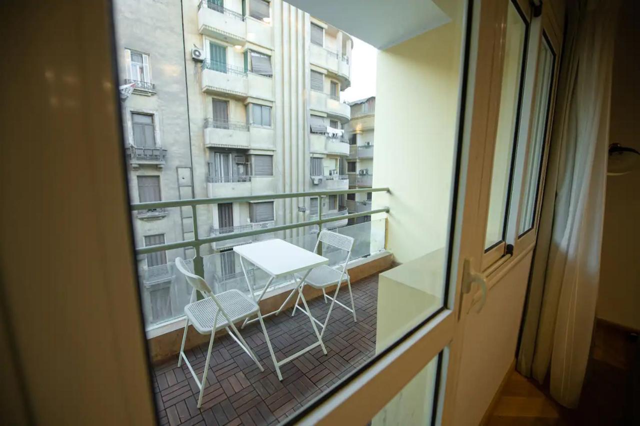 Grey L Downtown Ouzonian House Appartement *