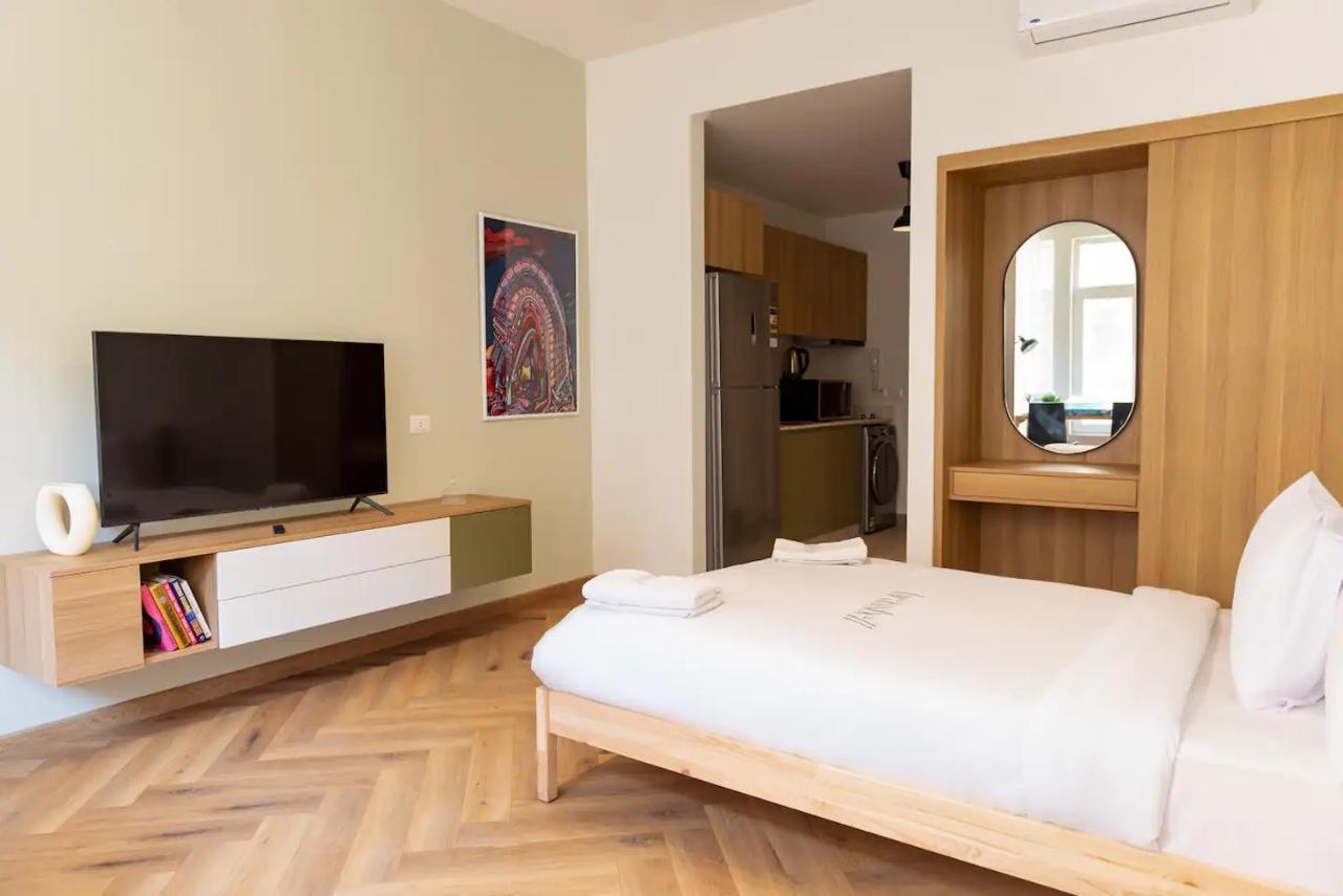 Grey L Downtown Ouzonian House Appartement