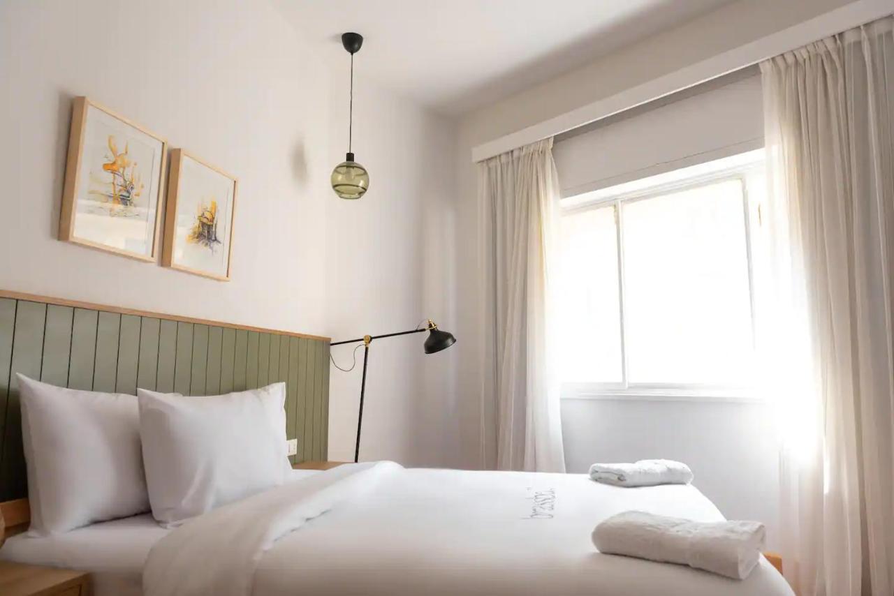 Grey L Downtown Ouzonian House Appartement